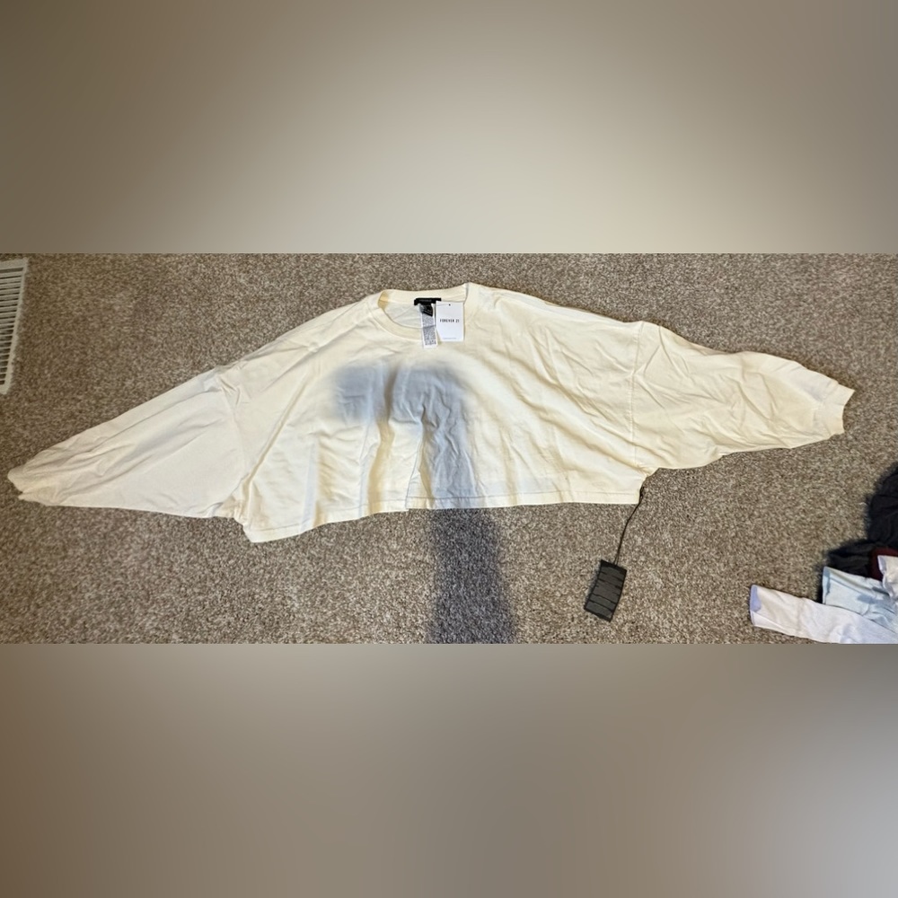 NWT Pale Yellow Forever 21 Cropped Longsleeve